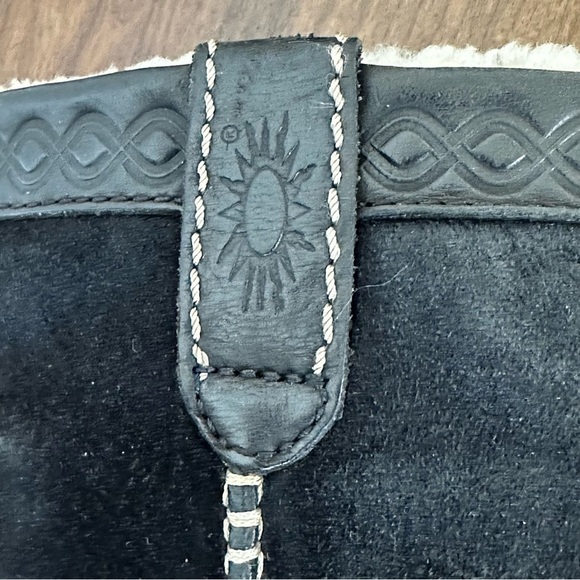 UGG Swell Mid-Calf Winter Boots in Black Suede Tooled Leather Cuff Detail Size 6 - Picture 6 of 7